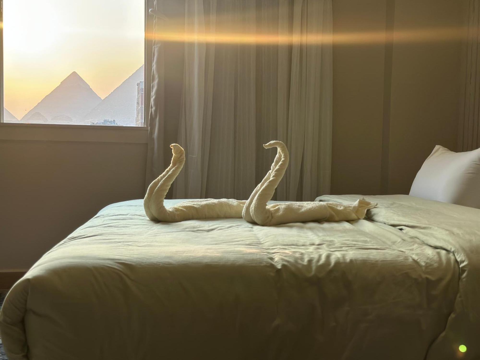Mirage Pyramids View Hotel Nazlet el-Sîsi Екстериор снимка