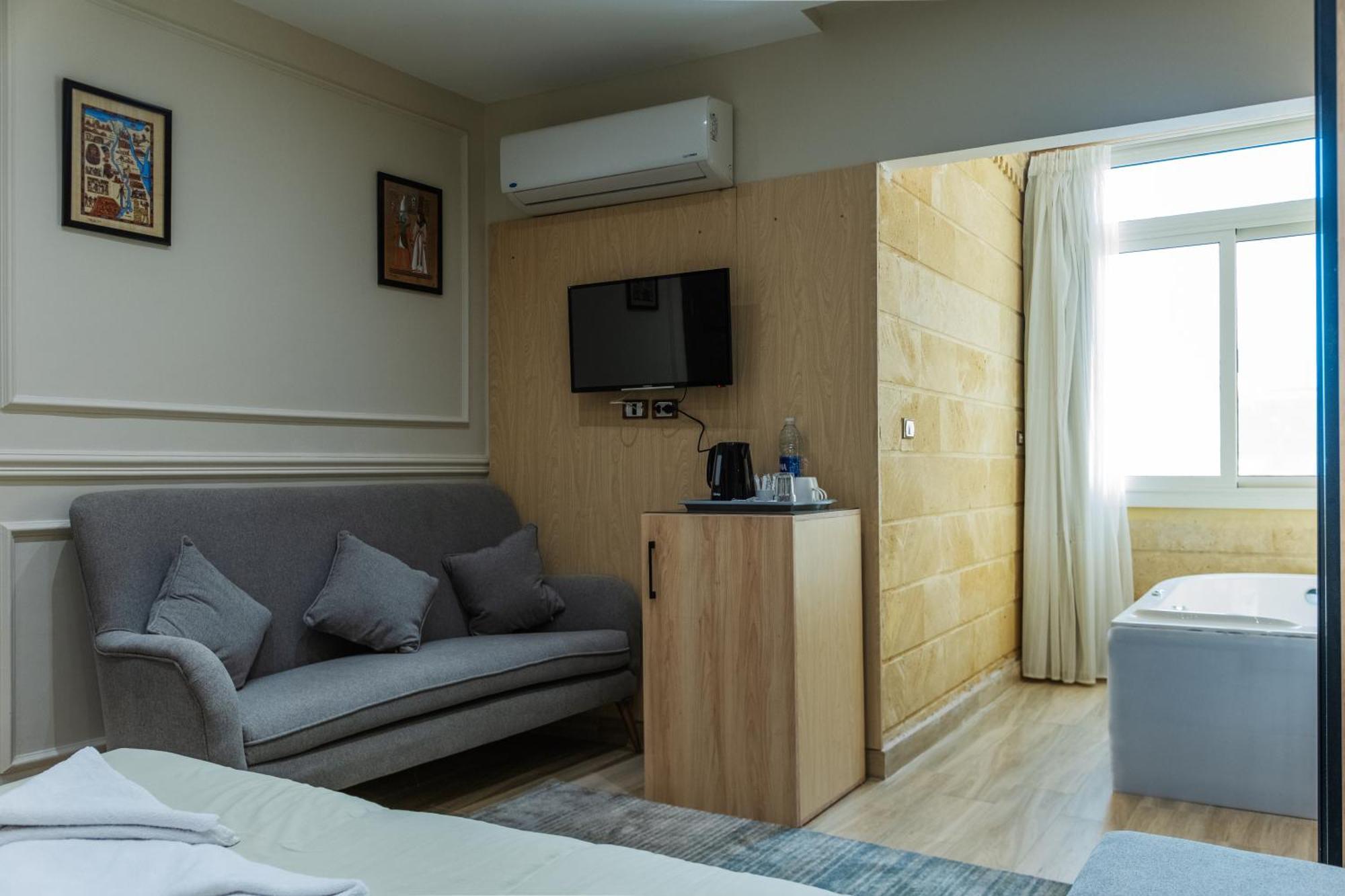 Mirage Pyramids View Hotel Nazlet el-Sîsi Екстериор снимка